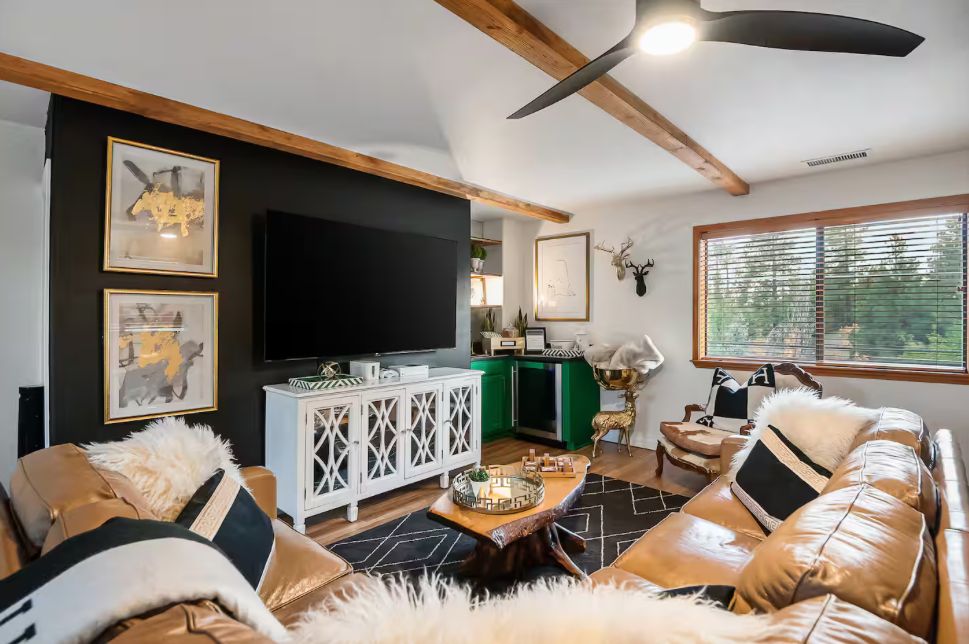 Lounge at Twin Pines