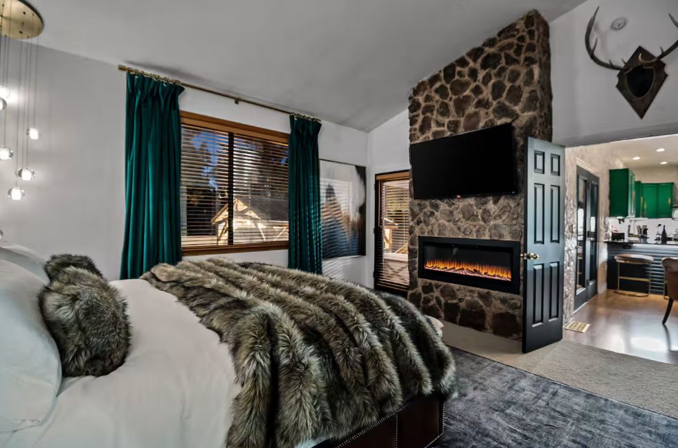 Primary suite at Twin Pines