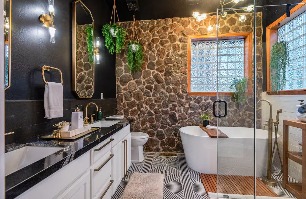 Stone-wall bath at Twin Pines